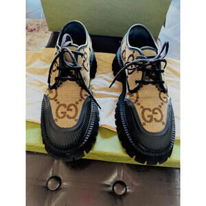 Authentic Gucci macro canvas lace up camel/ebony